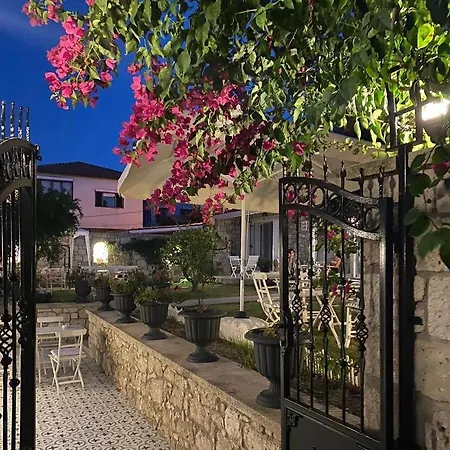 Demir Alacati Cesme