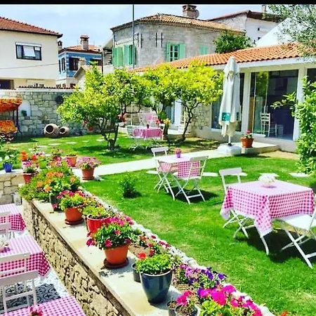 Hotel Demir Alacati *